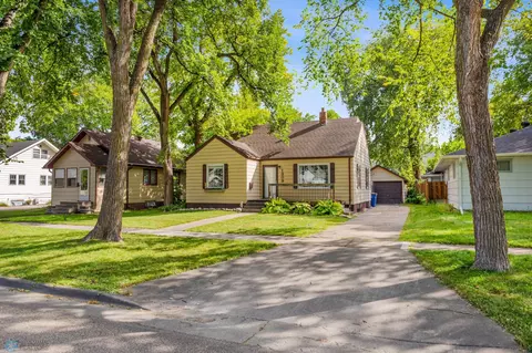 1309 4th Ave S, Moorhead, MN 56560