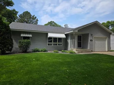 1802 7th St SW, Willmar, MN 56201