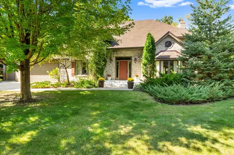 5620 Star Ln, Shorewood, MN 55331