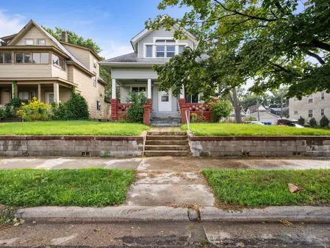 1624 Concordia Ave, Saint Paul, MN 55104