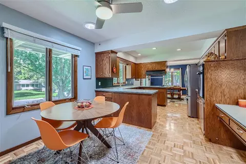 8021 Oakmere Rd, Bloomington, MN 55438 photo 6
