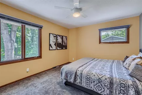 8021 Oakmere Rd, Bloomington, MN 55438 photo 13