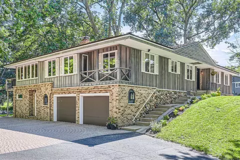 8021 Oakmere Rd, Bloomington, MN 55438