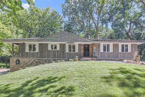 8021 Oakmere Rd, Bloomington, MN 55438 photo 2