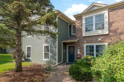 7313 W 109th St, Bloomington, MN 55438