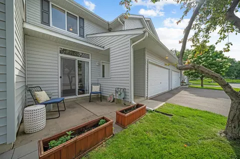 705 Roundhouse St, Shakopee, MN 55379