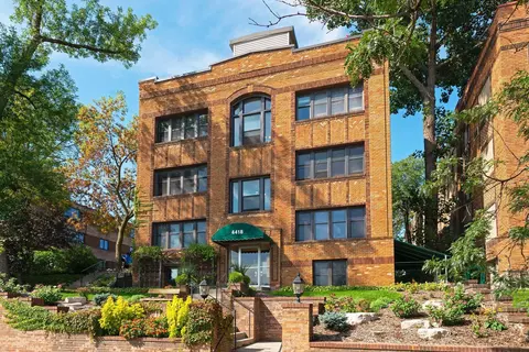 4418 W Lake Harriet Pkwy #206, Minneapolis, MN 55410