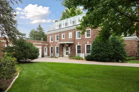 6 Crocus Hl, Saint Paul, MN 55102