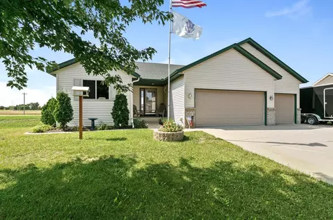 927 Isabella Ave, Clearwater, MN 55320