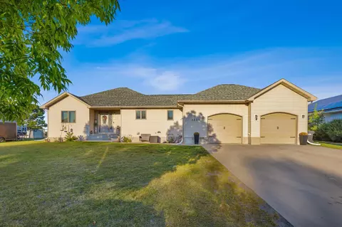1528 Sunset Blvd, Hawley, MN 56549