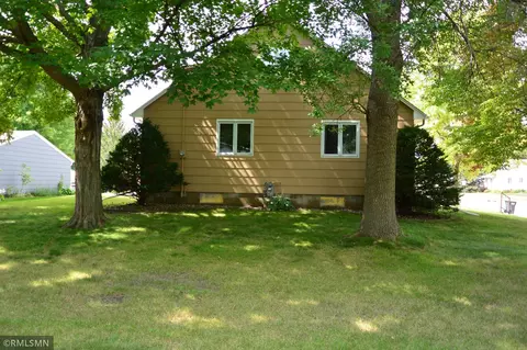 1202 16th St E, Glencoe, MN 55336 photo 4