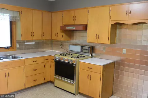 1202 16th St E, Glencoe, MN 55336 photo 8