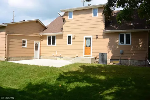 1202 16th St E, Glencoe, MN 55336 photo 3
