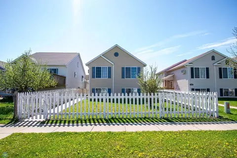 2014 57th Ave S, Fargo, ND 58104