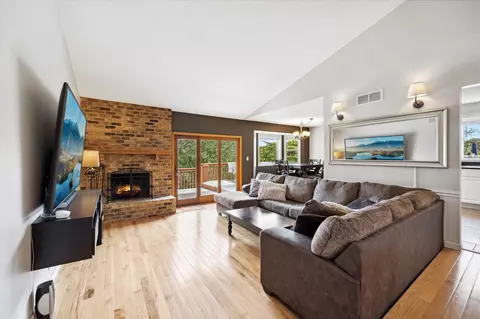 12810 Essex Way, Apple Valley, MN 55124