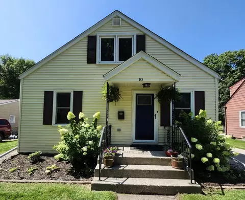 10 S California Ave, Morris, MN 56267