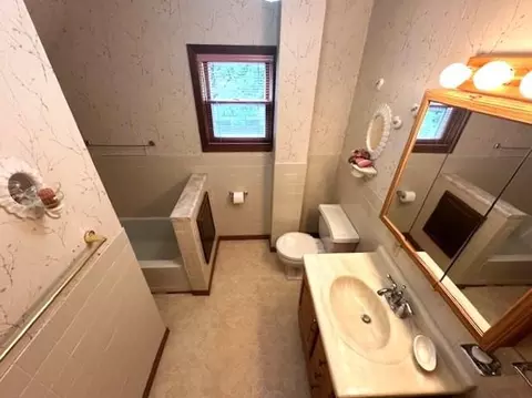 Bath - 117 S 8th St, Montevideo, MN 56265 photo 2 of 2
