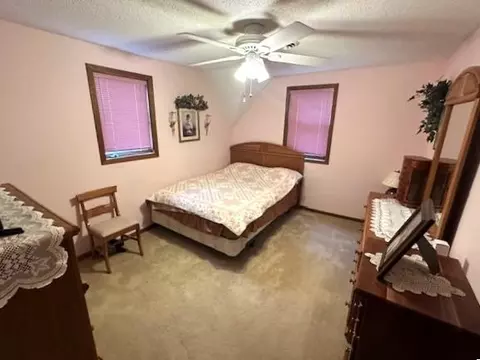 Bedroom - 117 S 8th St, Montevideo, MN 56265 photo 2 of 3