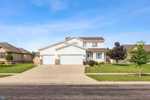 4373 54th St S, Fargo, ND 58104