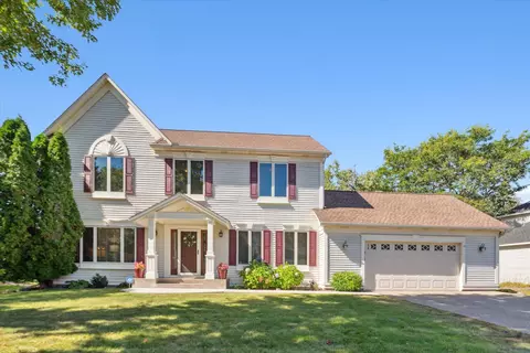 998 Spring Hill Dr, Woodbury, MN 55125
