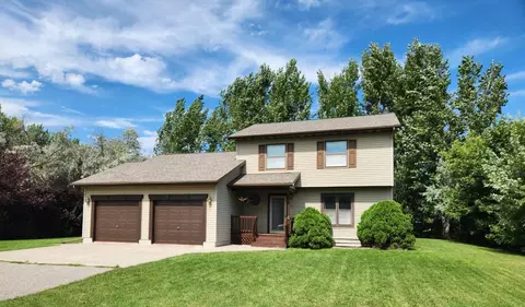 1511 Cartway Dr, Thief River Falls, MN 56701