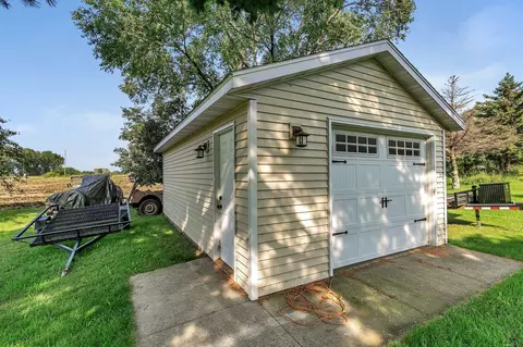 105 33rd St NW, Willmar, MN 56201 photo 5
