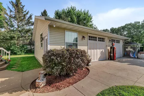 105 33rd St NW, Willmar, MN 56201 photo 2
