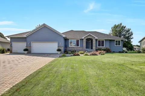 7202 Rolling View Dr, Saint Cloud, MN 56303