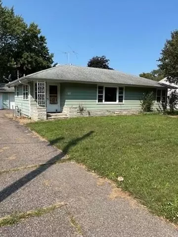 32 7th St NW, Forest Lake, MN 55025