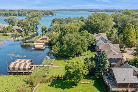 View/Area - 60 Crabapple Ln, Excelsior, MN 55331 photo 3 of 6