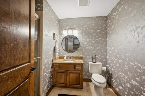Bath - 60 Crabapple Ln, Excelsior, MN 55331 photo 2 of 6