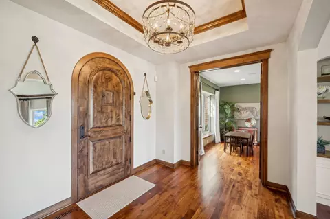 Entry Way - 60 Crabapple Ln, Excelsior, MN 55331 photo 1 of 5