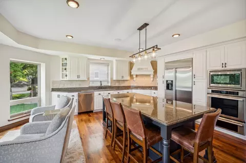Kitchen - 60 Crabapple Ln, Excelsior, MN 55331 photo 5 of 6