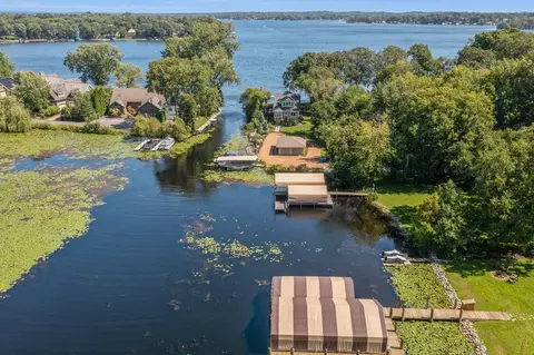 View/Area - 60 Crabapple Ln, Excelsior, MN 55331 photo 2 of 6