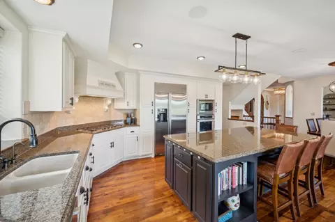 Kitchen - 60 Crabapple Ln, Excelsior, MN 55331 photo 6 of 6