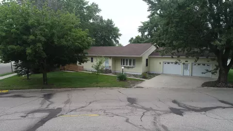 717 Westwood Dr, Alexandria, MN 56308