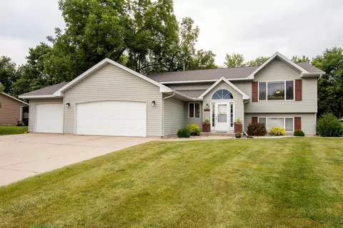 1125 13th Ave NW, Hutchinson, MN 55350