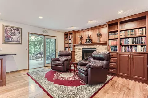 4551 Ches Mar Dr, Eagan, MN 55123 photo 10