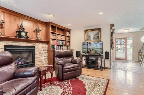 4551 Ches Mar Dr, Eagan, MN 55123 photo 11