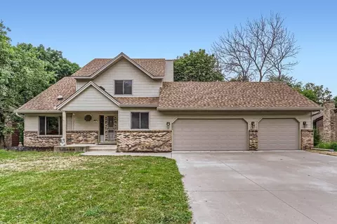 4551 Ches Mar Dr, Eagan, MN 55123