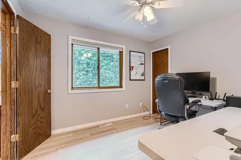 4551 Ches Mar Dr, Eagan, MN 55123 photo 20
