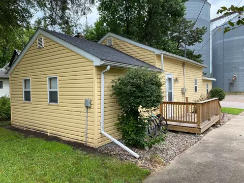 361 W 1st St, Morton, MN 56270
