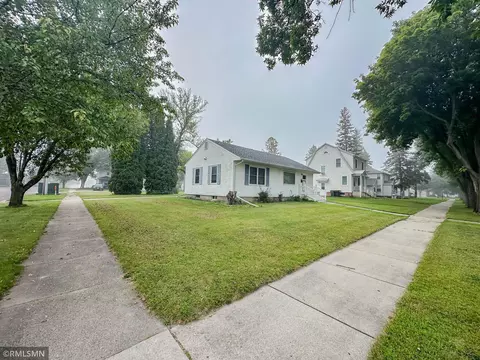 301 S 8th St, Olivia, MN 56277 photo 2