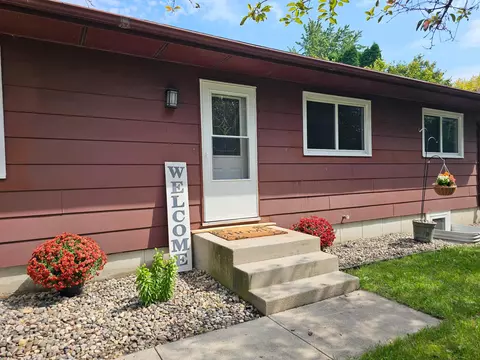 331 8th St E, Hector, MN 55342 photo 4
