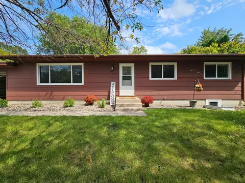 331 8th St E, Hector, MN 55342 photo 3