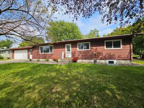 331 8th St E, Hector, MN 55342 photo 2