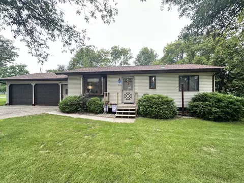 505 4th St NW, Frazee, MN 56544