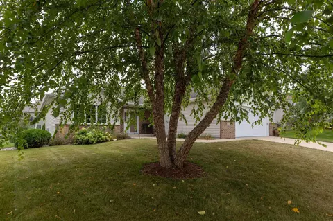 4624 Cornwall Dr NW, Rochester, MN 55901