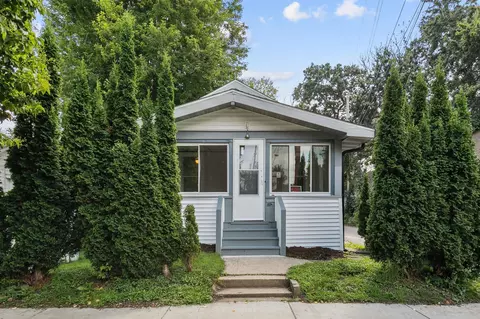 992 Hatch Ave, Saint Paul, MN 55103