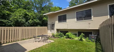 1513 N Innsbruck Dr NE, Fridley, MN 55432